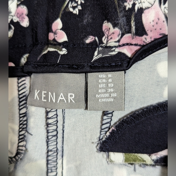 Flowered pixie pants - Picture 2 of 3